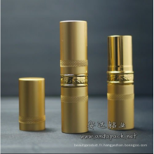 tube de rouge à lèvres or forme cylindre cosmétiques